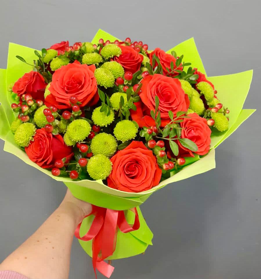 Букет цветов из: Хризантемы и Розы в Никольском Астраханской области