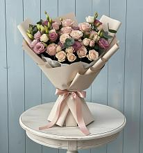 Букет цветов из:  Розы и Лизиантусы в Никольском Астраханской области