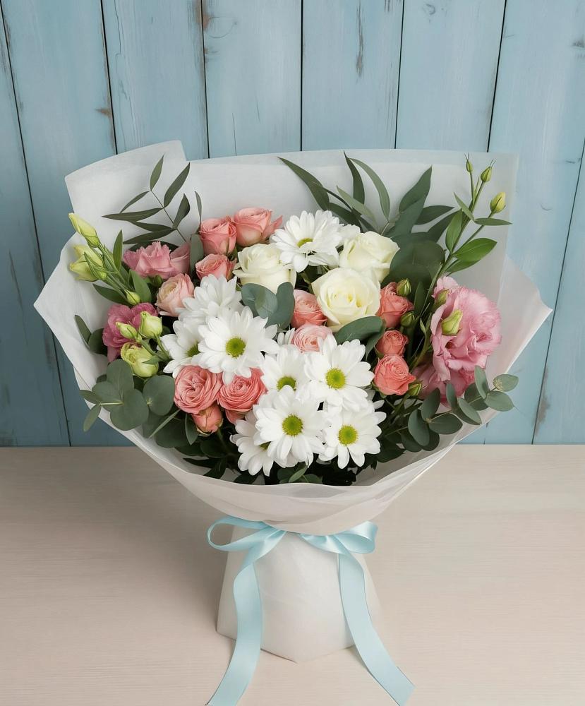 Букет цветов из: Розы, Лизиантусы и Хризантемы в Никольском Астраханской области