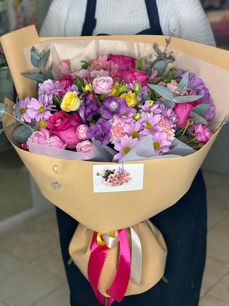 Букет цветов из: Хризантемы, Гвоздики и Альстромерии в Никольском Астраханской области