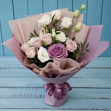 Букет цветов из:  Розы и Лизиантусы в Никольском Астраханской области
