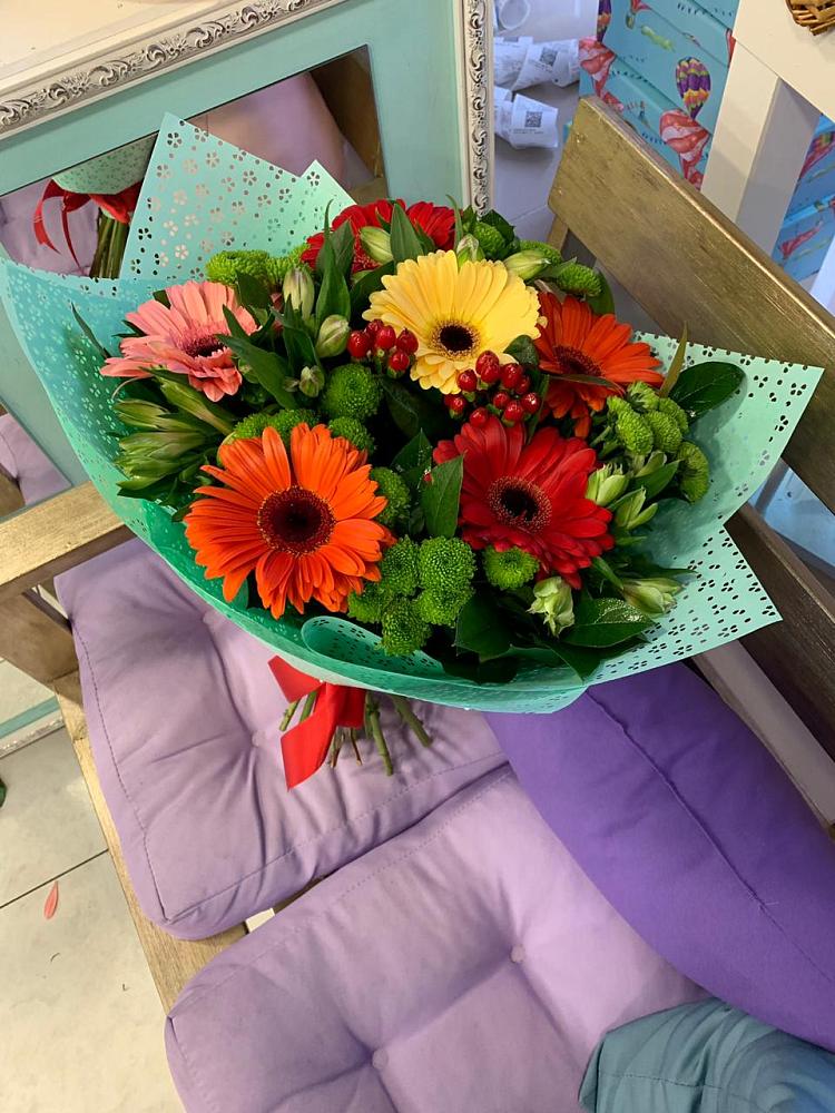 Букет цветов из: Герберы, Хризантемы и Альстромерии в Никольском Астраханской области