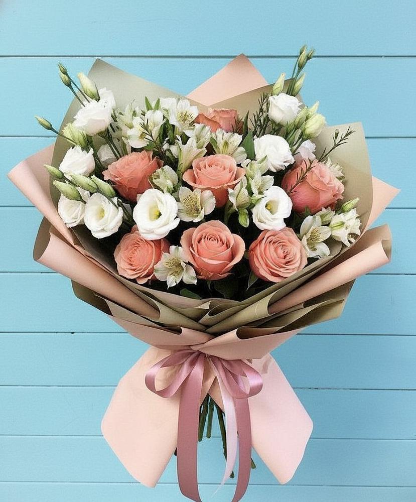 Букет цветов из: Розы, Альстромерии и Лизиантусы в Никольском Астраханской области