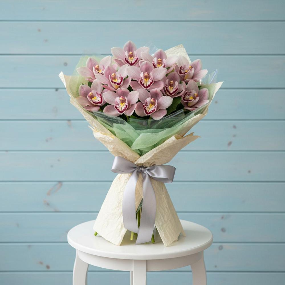 Букет цветов из: Орхидеи и Розы в Никольском Астраханской области