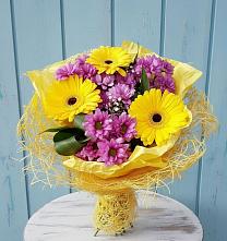 Букет цветов из:  Хризантемы и Герберы в Никольском Астраханской области