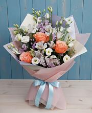 Букет цветов из:  Лизиантусы, Розы, Альстромерии и Гипсофила в Никольском Астраханской области