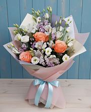 Букет цветов из:  Лизиантусы, Розы, Альстромерии и Гипсофила в Никольском Астраханской области