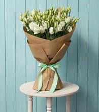 Букет цветов из:  Лизиантусы в Никольском Астраханской области