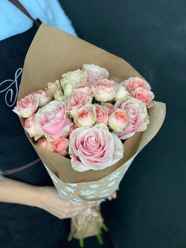 Букет цветов из: Хризантемы и Розы в Никольском Астраханской области