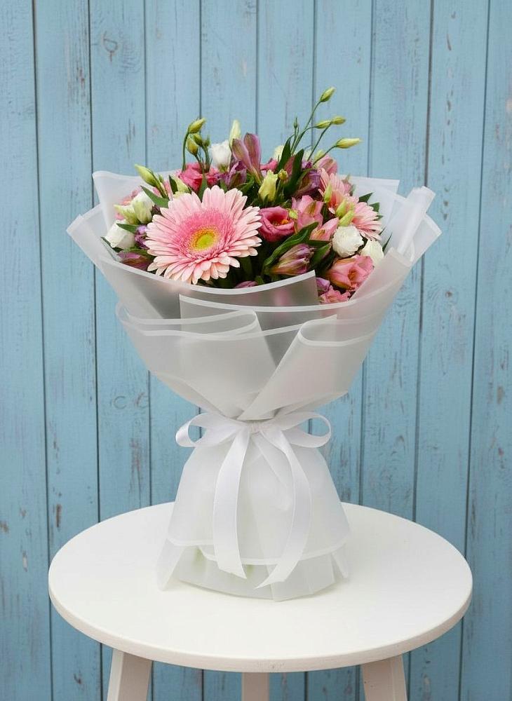 Букет цветов из: Герберы, Альстромерии и Лизиантусы в Никольском Астраханской области