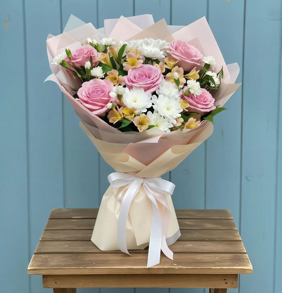 Букет цветов из: Гвоздики, Орхидеи и Розы в Никольском Астраханской области