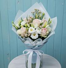 Букет цветов из:  Розы и Лизиантусы в Никольском Астраханской области