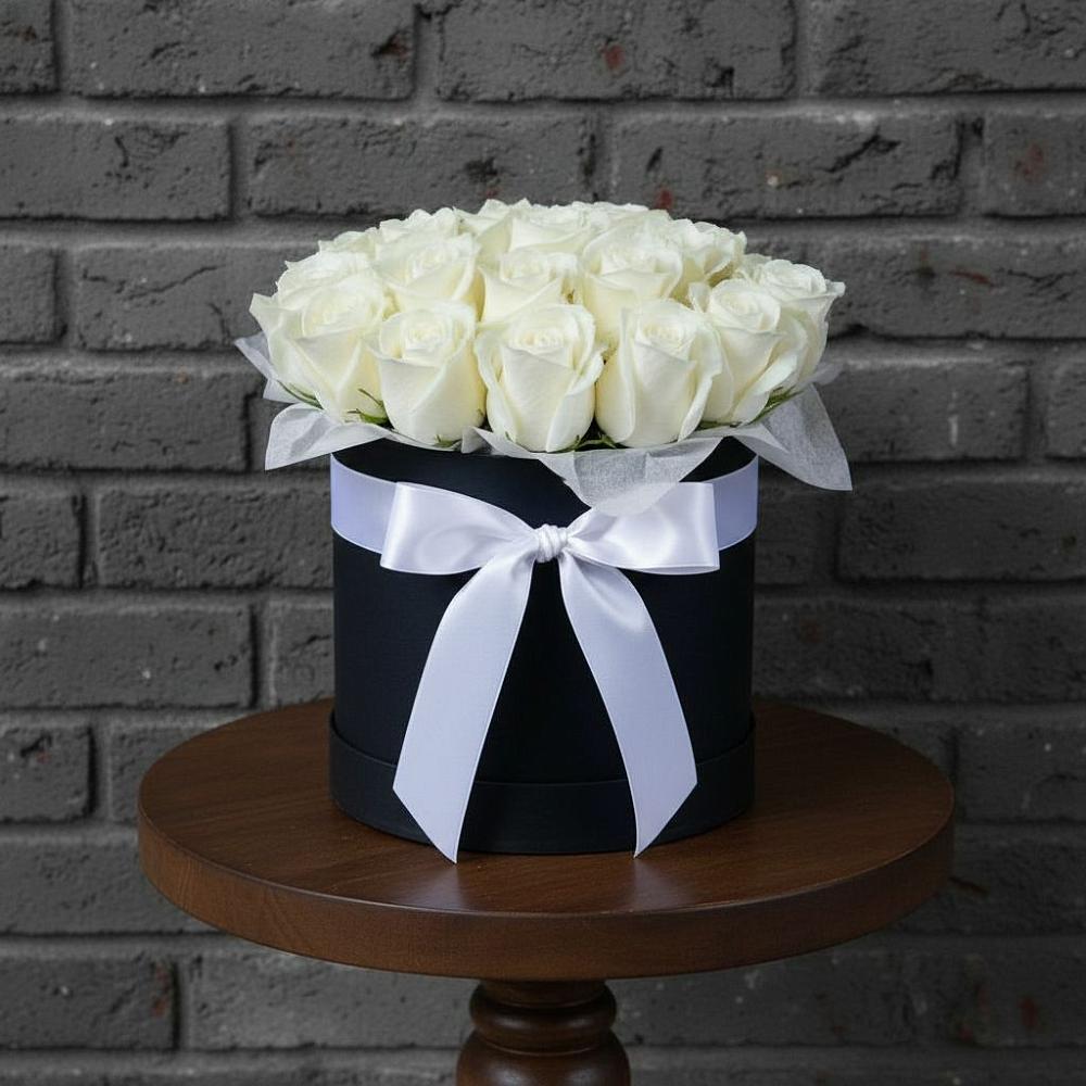 Цветочная композиция из Розы в шляпной коробке в Никольском Астраханской области