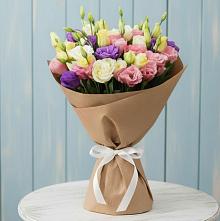 Букет цветов из:  Лизиантусы в Никольском Астраханской области