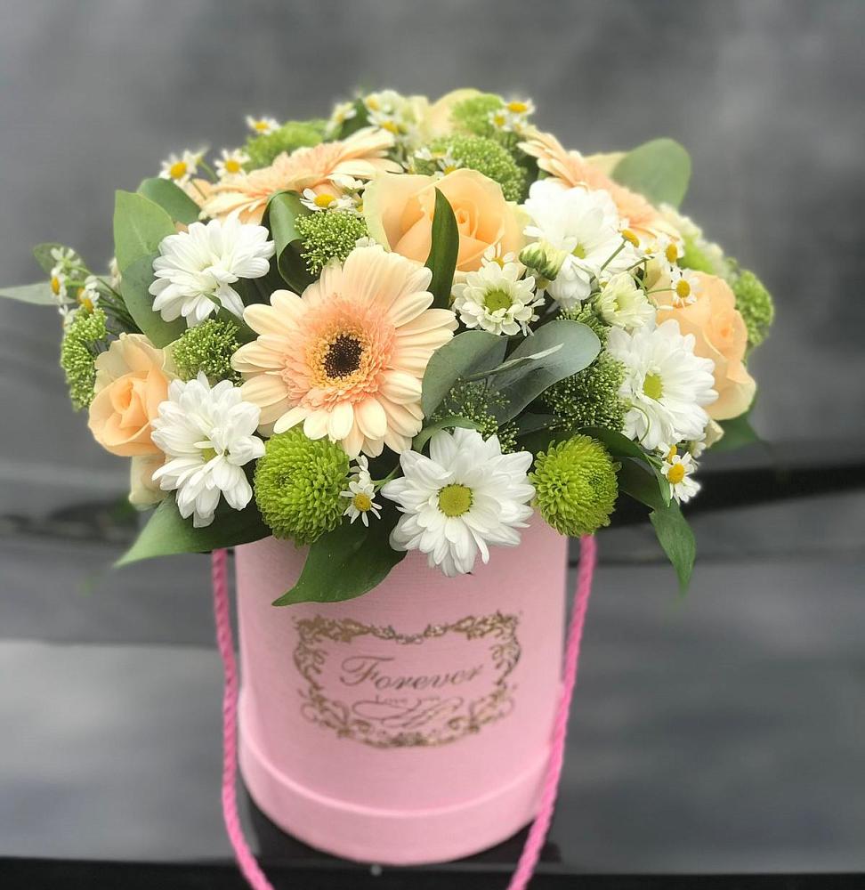 Цветочная композиция из Розы, Герберы и Хризантемы в шляпной коробке в Никольском Астраханской области