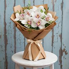 Букет цветов из:  Орхидеи и Розы в Никольском Астраханской области